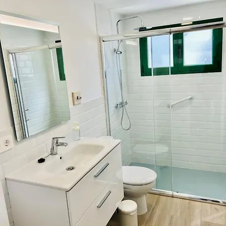 Frontsea House Appartamento Famara