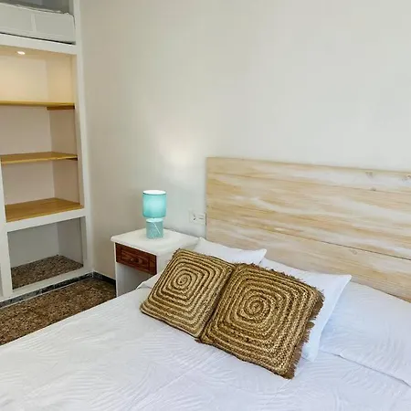 Apartment Frontsea House *